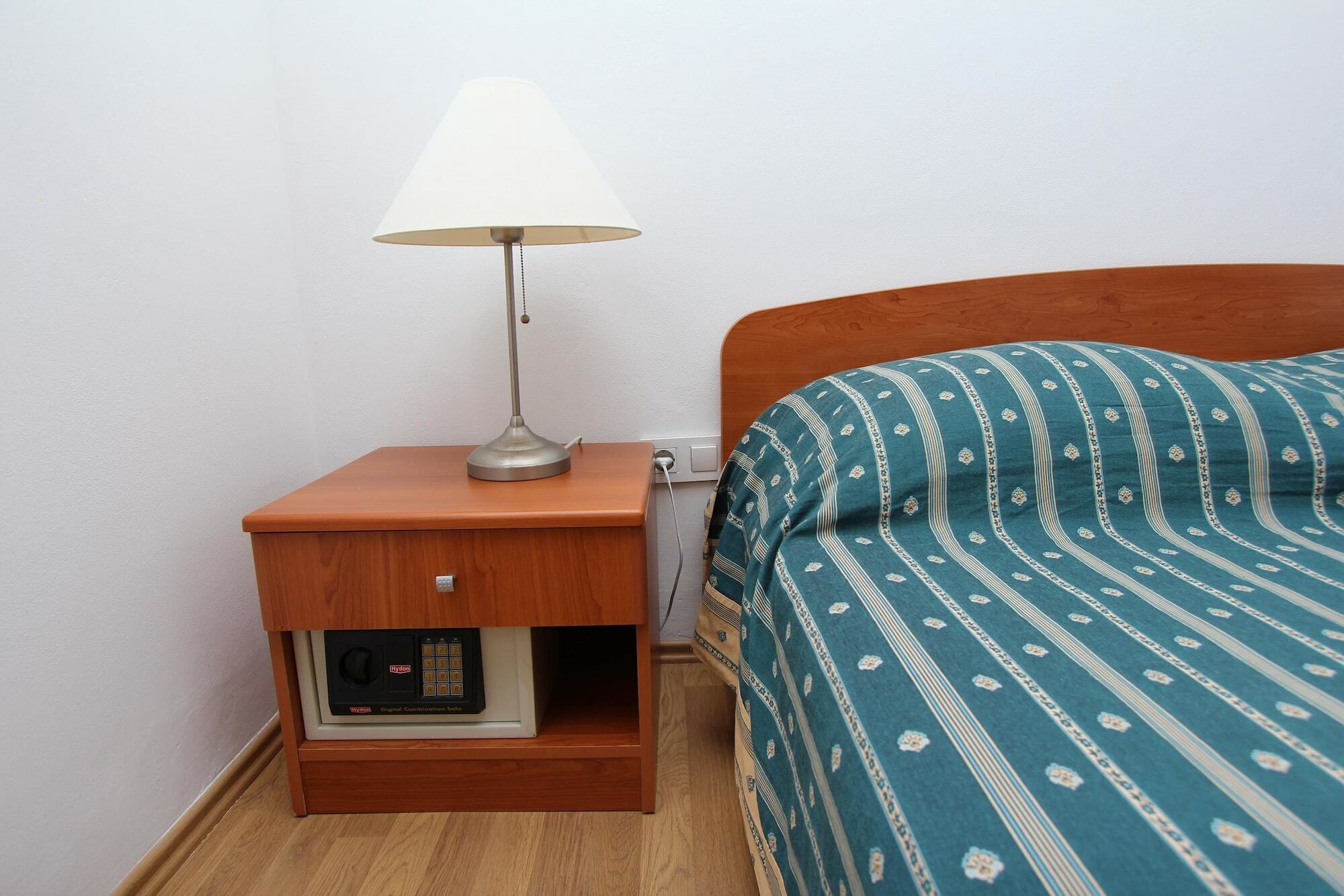 Apartments Elida Ровин Екстериор снимка