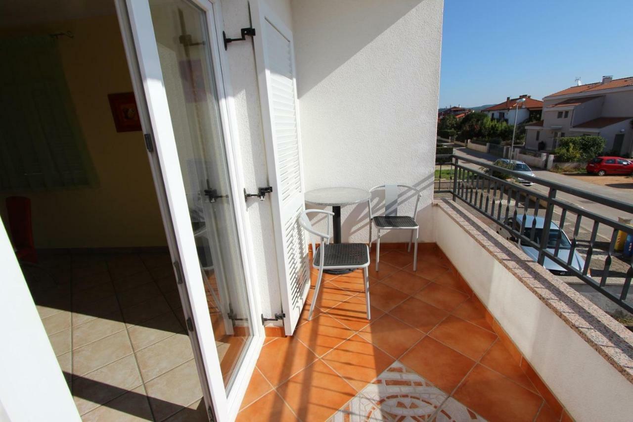 Apartments Elida Ровин Екстериор снимка