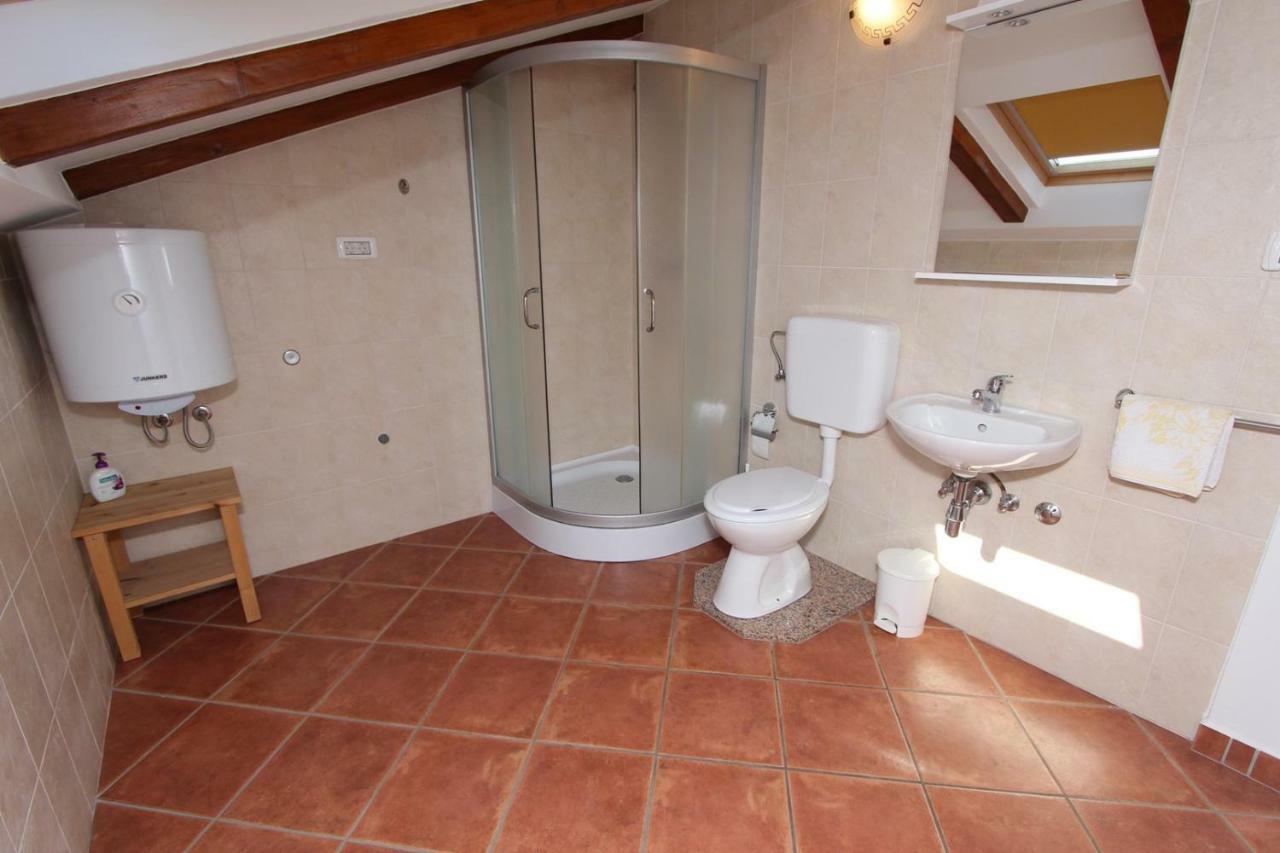 Apartments Elida Ровин Екстериор снимка