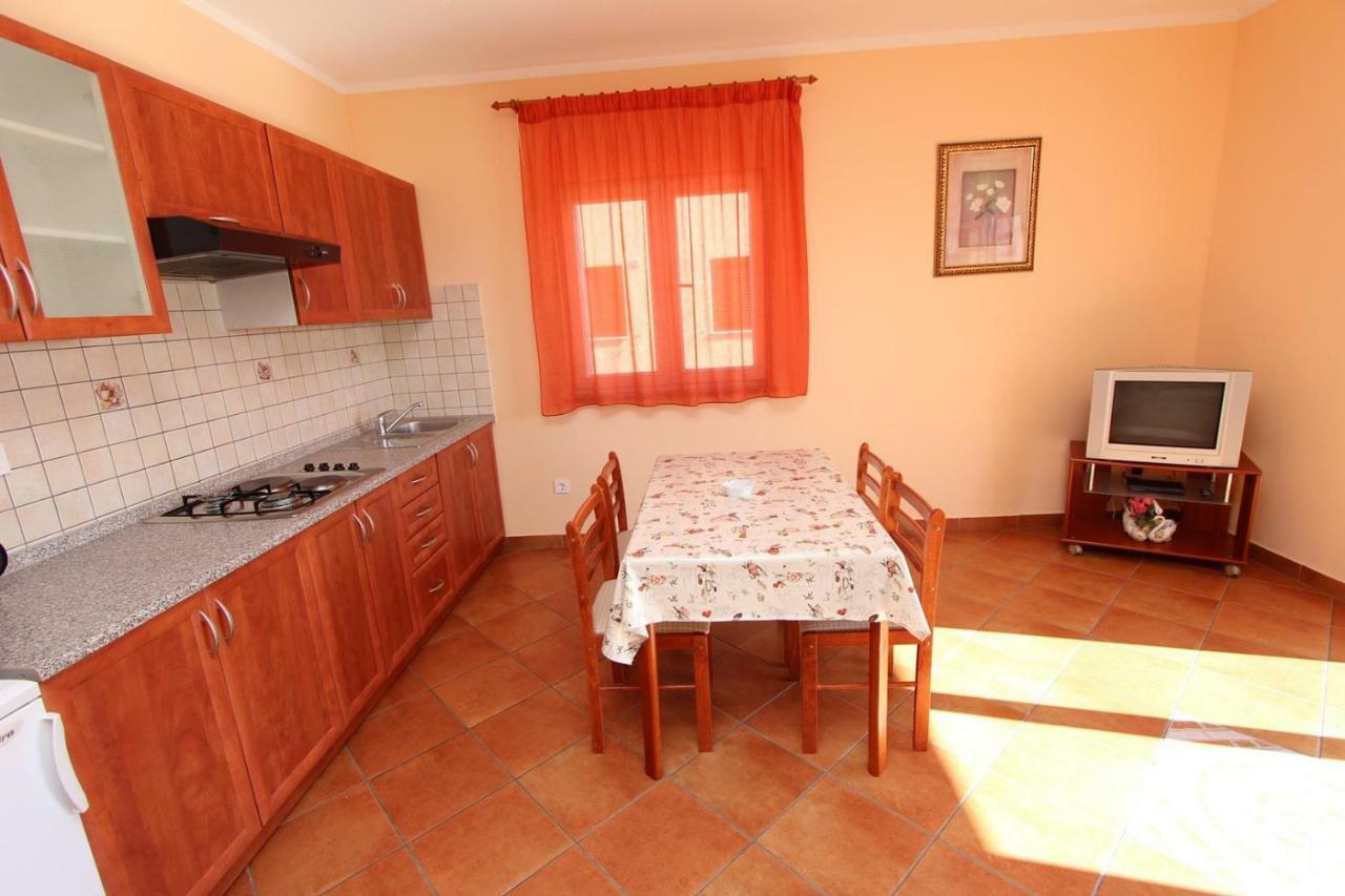 Apartments Elida Ровин Екстериор снимка