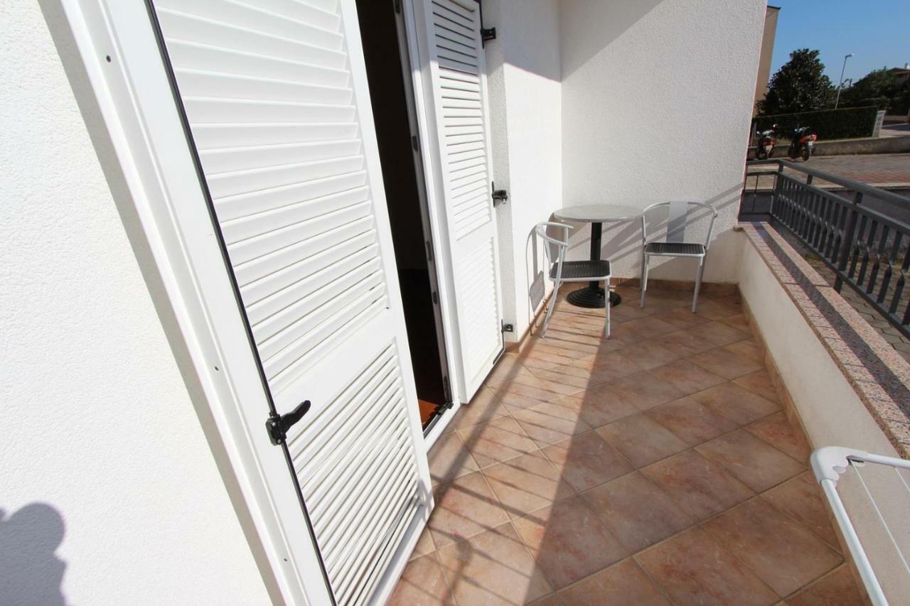 Apartments Elida Ровин Екстериор снимка