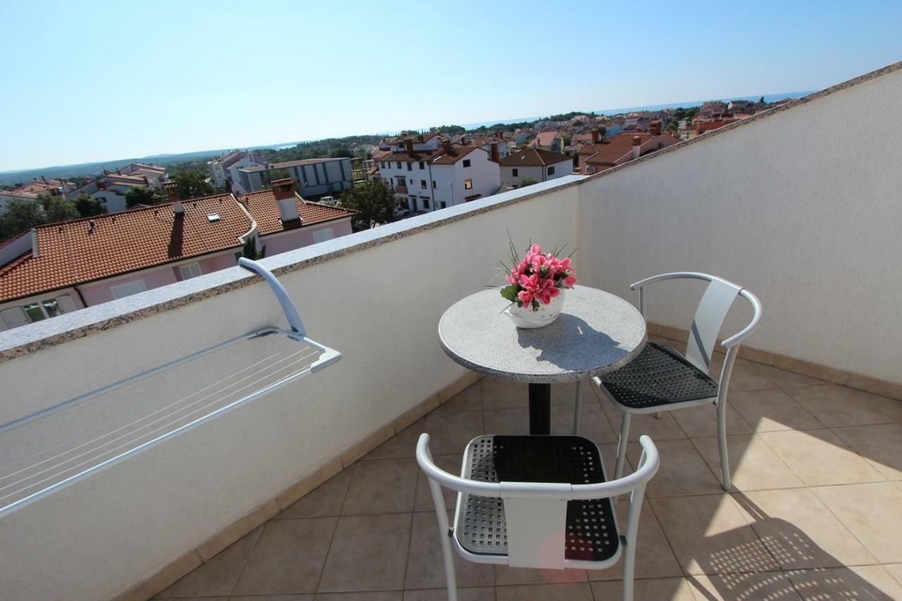 Apartments Elida Ровин Екстериор снимка